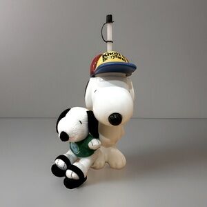 Knott’s Berry Farm Snoopy Plastic Cup And MetLife Plush Bundle